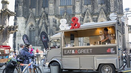 Der Food Truck "EAT & GREET" der Aktion Neue Nachbarn / © N.N. (Erzbistum Köln)