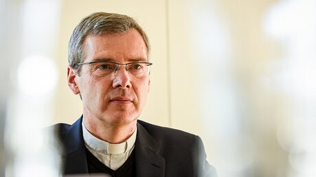 Der Hildesheimer Bischof Heiner Wilmer / © Harald Oppitz (KNA)