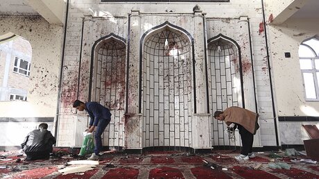 In der Moschee in Kabul / © Rahmat Gul (dpa)