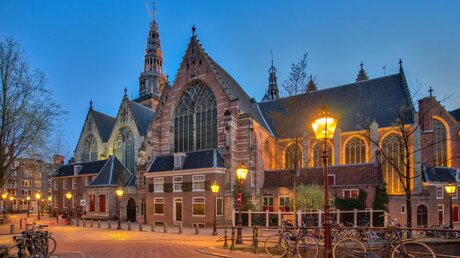 An der Oude Kerk in Amsterdam war Sweelinck lange Organist / © Nattee Chalermtiragool (shutterstock)
