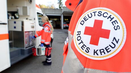 Das Deutsche Rote Kreuz: Drei Millionen Förderer und 400.000 Ehrenamtler / © Bernd Weissbrod (dpa)
