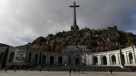 Die Gedenkstätte "Valle de los Caidos" / © Manu Fernandez (dpa)
