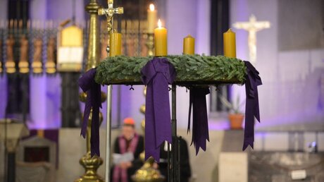 Die Ökumenische Vesper findet traditionell am Vorabend des ersten Advents in St. Aposteln statt. / © Beatrice Tomasetti (DR)