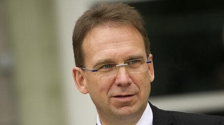 Thüringens Ex-Ministerpräsident Dieter Althaus / © Arno Burgi (dpa)