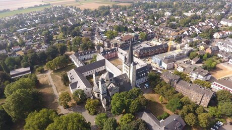 Drohnenflug über die Abtei Brauweiler / © Martin Biallas (DR)