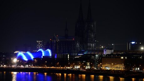"Earth Hour" 2014 in Köln (dpa)