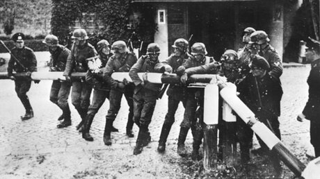Einmarsch deutscher Truppen in Polen am 1. September 1939 / © N.N. (dpa)