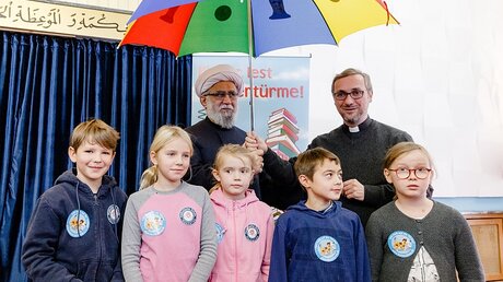 Erzbischof Heße übernimmt Schirmherrschaft für Kinderleseprojekt / © Markus Scholz (dpa)