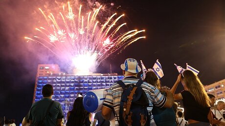 Feuerwerk zum Unabhängigkeitstag Israels / © Oded Balilty (dpa)