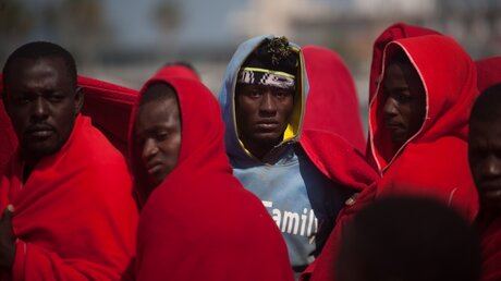 Flüchtlinge nach der Rettung auf dem Mittelmeer / © Jesus Merida (dpa)