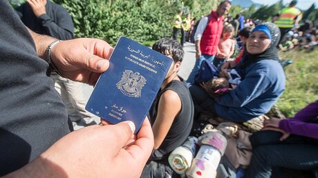 Österreich will Obergrenzen für Flüchtlinge einführen / © Armin Weigel (dpa)