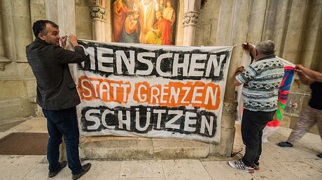 Flüchtlinge besetzen Regensburger Dom / © Armin Weigel (dpa)