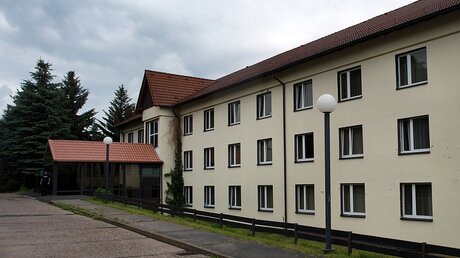 Hotel als Flüchtlingsunterkunft in Freital am 23.6.15 (dpa)