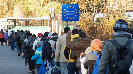 Es kommen weniger Flüchtlinge nach Deutschland / © Sebastian Kahnert (dpa)