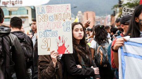 Friedlicher Studentenprotest in Bogota / © Tobias Käufer (KNA)
