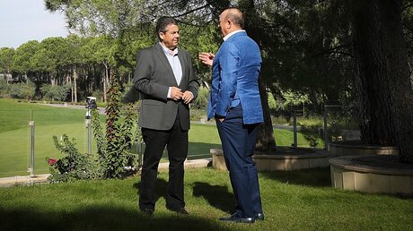 Gabriel trifft türkischen Außenminister / © Cam Ozdel (dpa)