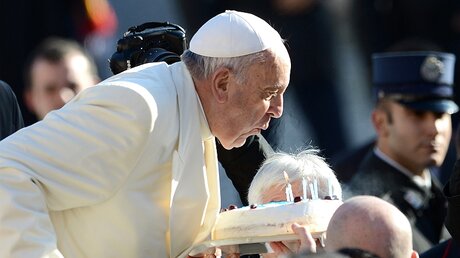 Gibt es wieder eine Geburtstagstorte für Papst Franziskus? / © Osservatore Romano (KNA)