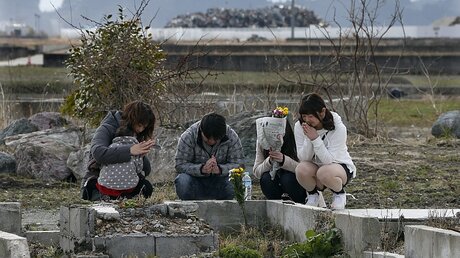 Gedenken an Opfer in Fukushima / © Kimimasa Mayama (dpa)