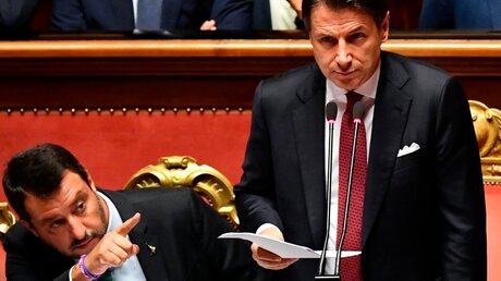 Giuseppe Conte (r.) und Matteo Salvini / © Ettore Ferrari/ANSA (dpa)