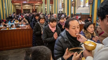 Gottesdienst in Peking  / © Gilles Sabrie (KNA)