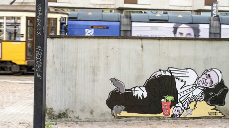 Graffito von Papst Franziskus als Bettler / © Stefania Malapelle (KNA)