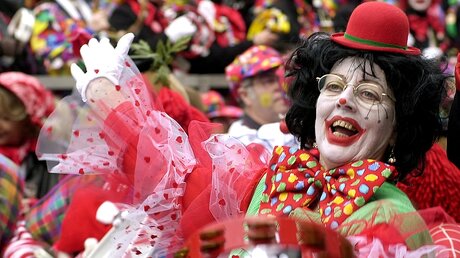 Ein Clown im Karneval / © Herbert Sachs (epd)