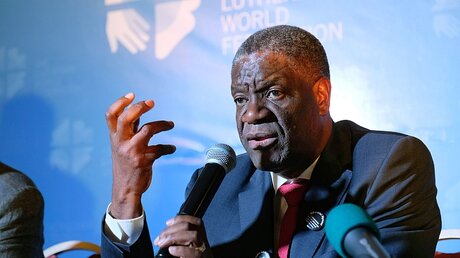 Der Gynäkologe Denis Mukwege / © Norbert Neetz (epd)