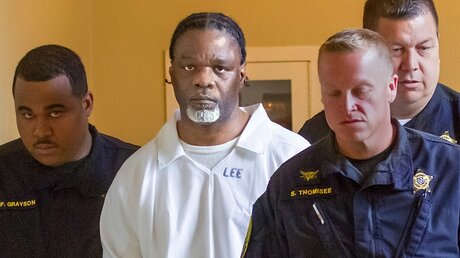 Der verurteilte Mörder Ledell Lee (2.v.l.) drei Tage vor der Hinrichtung / © Benjamin Krain (dpa)