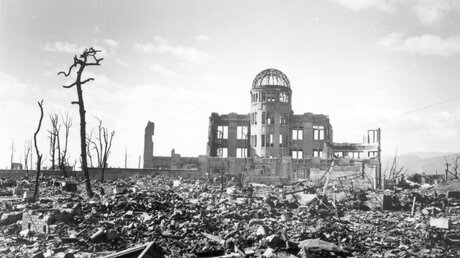 Hiroshima nach dem Atombombenabwurf 1945 / © epa (dpa)