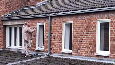 Reparatur der Fenster / &copy; Sr. Emmanuela (privat)