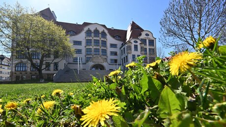 Erfurt: Das Gutenberg-Gmnasium 20 Jahre nach dem Amoklauf / © Martin Schutt (dpa)