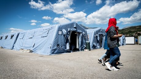 Flüchtlingscamp für Geflüchtete aus Afghanistan / © Cristian Gennari/Romano Siciliani (KNA)