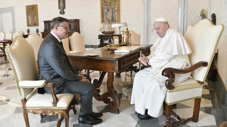 Boris Rhein, Ministerpräsident des Landes Hessen, und Papst Franziskus / © Vatican News/Romano Siciliani (KNA)