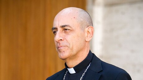 Kardinal Victor Manuel Fernandez, Präfekt des Dikasteriums für die Glaubenslehre / © Lola Gomez (KNA)