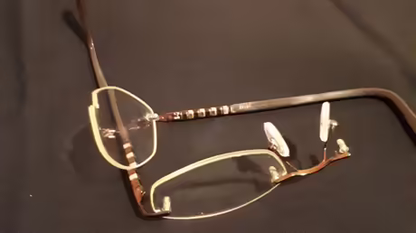 Zerbrochene Brille / &copy; Sr. Emmanuela Kohlhaas (privat)