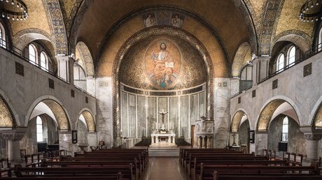 Innenraum der evangelisch-lutherischen Christuskirche in Rom / © Marco Bonomo (KNA)