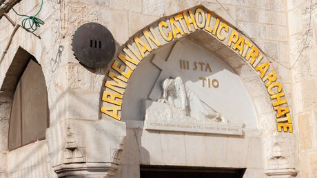 Das Armenische Patriarchat in Jerusalem ist das Erzbistum Jerusalem der Armenischen Apostolischen Kirche, die weder zur katholischen noch zur orthodoxen Kirche gehört und als eine der ältesten Staatskirchen der Welt gilt / © S1001 (shutterstock)