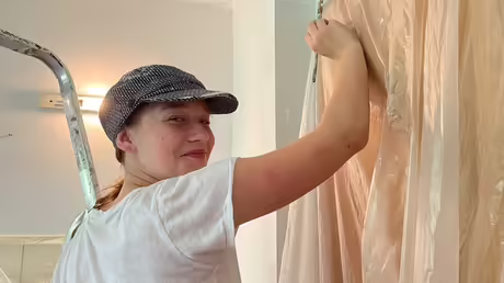 Ein G&auml;stezimmer wird angestrichen / &copy; Sr. Emmanuela (privat)