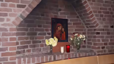 Die Mutter Gottes braucht dringend bessere Beleuchtung / &copy; Sr. Emmanuela Kohlhaas (privat)