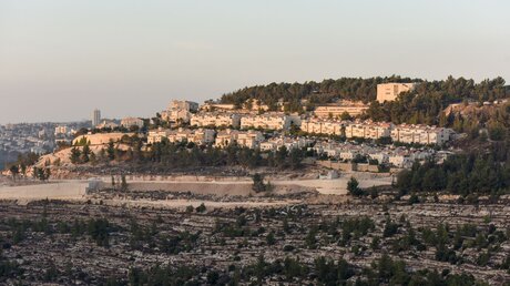 Israelische Siedlung Gielo im Süden von Jerusalem / © Harald Oppitz (KNA)