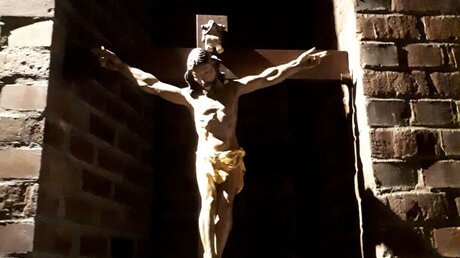 Kreuz in der Klosterkirche / © Sr. Emmanuela Kohlhaas (privat)