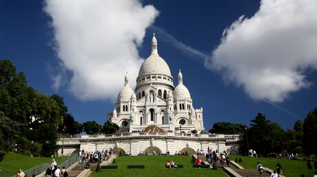 Die Basilika Sacré-Cœur auf dem Montmartre in Paris / © chrisdorney (shutterstock)