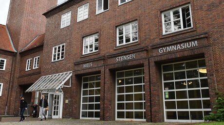 Das Erzbistum Hamburg will 2025 auch das katholische Niels-Stensen-Gymnasium aufgeben.  / © Michael Althaus (KNA)