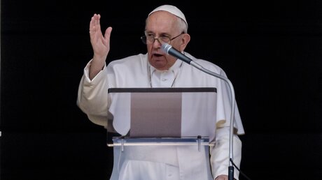Papst Franziskus beim Angelus-Mittagsgebet / © Domenico Stinellis/AP/ (dpa)