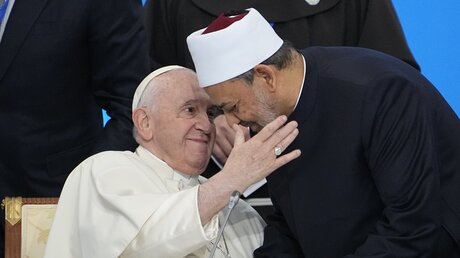  Papst Franziskus auf dem VII. Weltkongress der Religionsführer in Kasachstan / © Alexander Zemlianichenko (dpa)