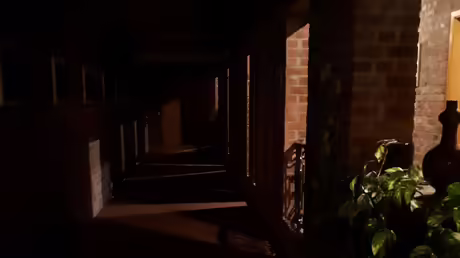 Klostermauern am Abend / &copy; Sr. Emmanuela Kohlhaas (privat)