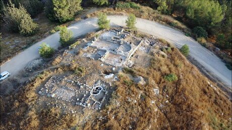 Israelische Soldaten haben bei einer Militärübung einen 1500 Jahre alten Klosterkomplex wiederentdeckt. / © Idan Yunish/Israel Antiquities Authority (dpa)