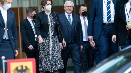 Frank-Walter Steinmeier nach seiner erneuten Wahl zum Bundespräsidenten / © Christophe Gateau (dpa)