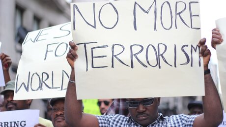 Demonstration gegen Entführungen der Terrorgruppe Boko Haram, 2014 in Barcelona. 
 / © VCalvo (shutterstock)