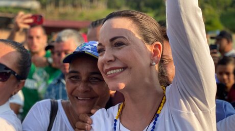 Politikerin Maria Corina Machado bei einem Wahlkampfauftritt in Venezuela / © Prensa Maria Corina Machado (KNA)